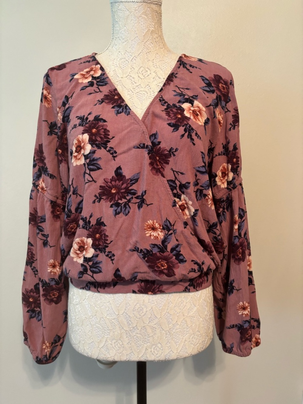 American Eagle Outfitters Mauve Floral Surplice Blouse